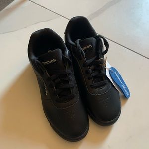 NWT Reebok Royal Charm Retro Sneakers